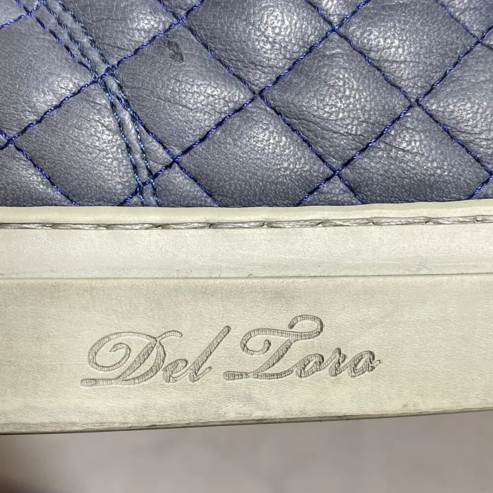 Del Toro introducing pair